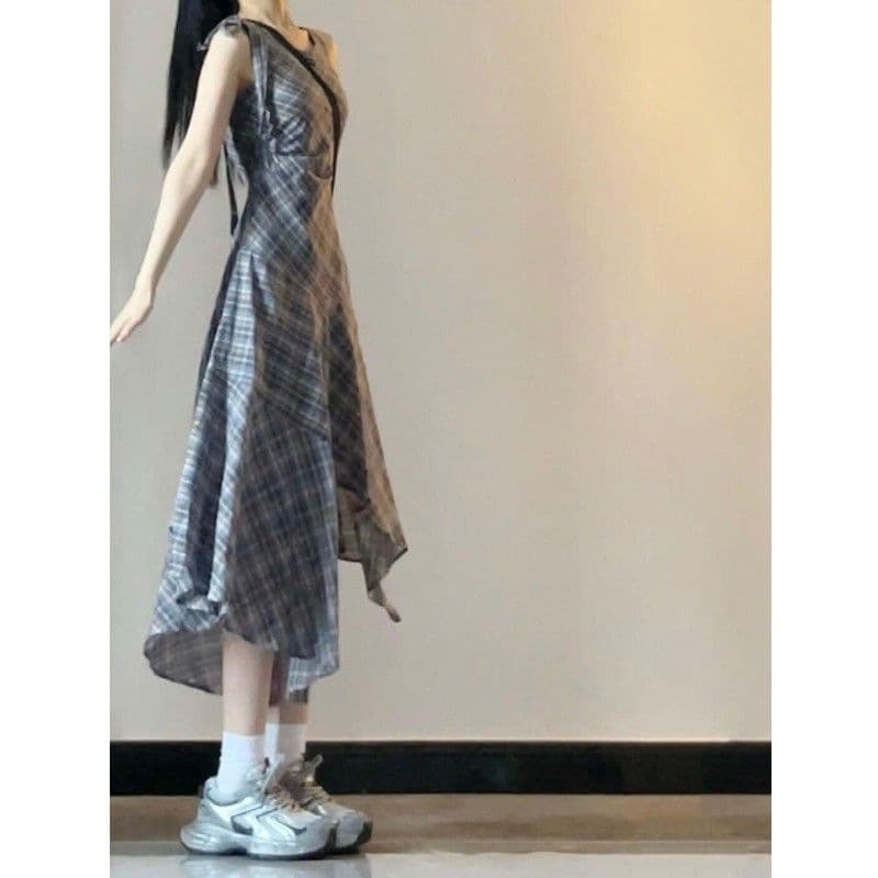 Vintage Plaid Dress for Women Summer Elegant Waist-Cinching Vest Dress Design Sense Niche Asymmetric A-Line Maxi Dress