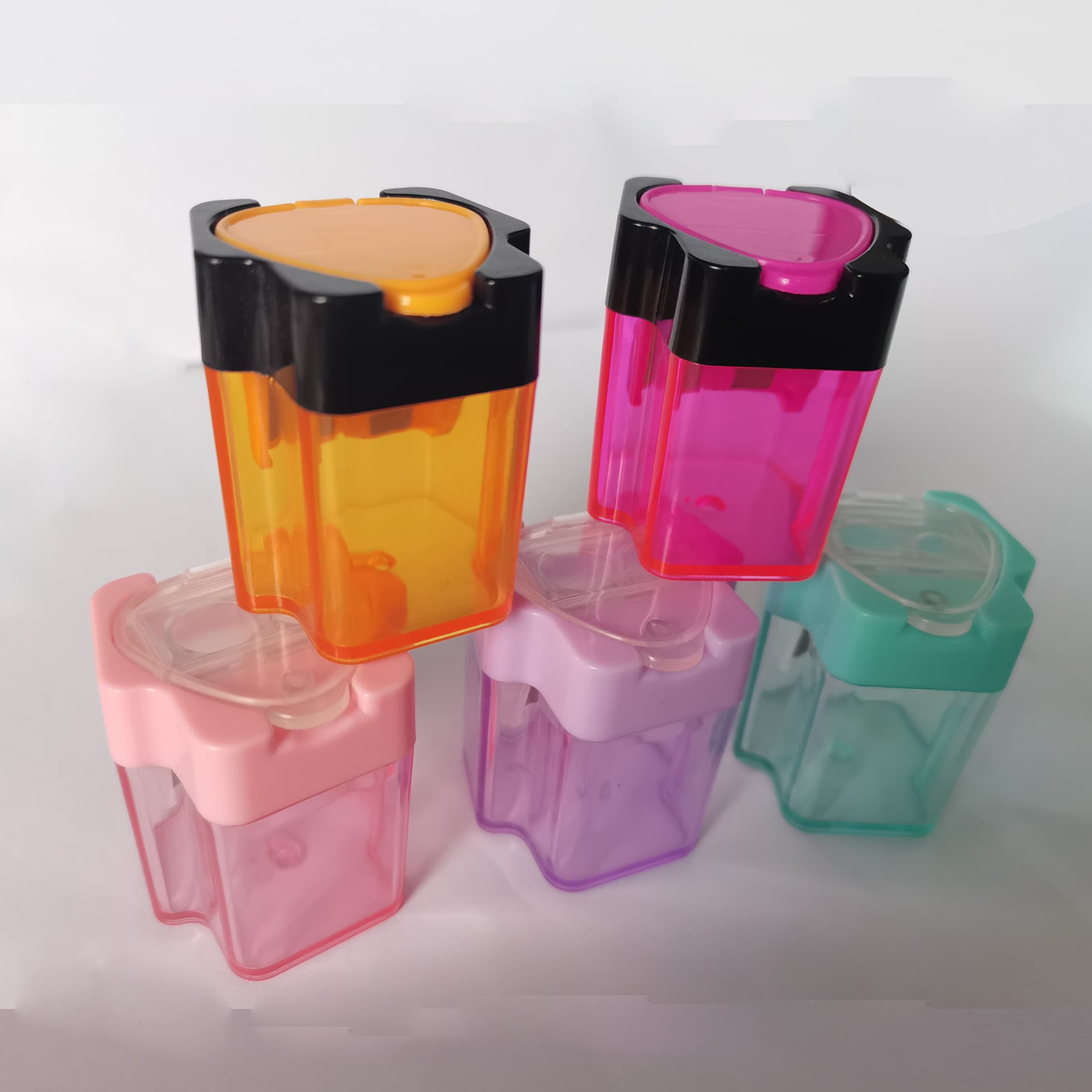 Manufacturer supplies clothing type pencil sharpener, plastic double hole pencil sharpener, cartoon pencil sharpener