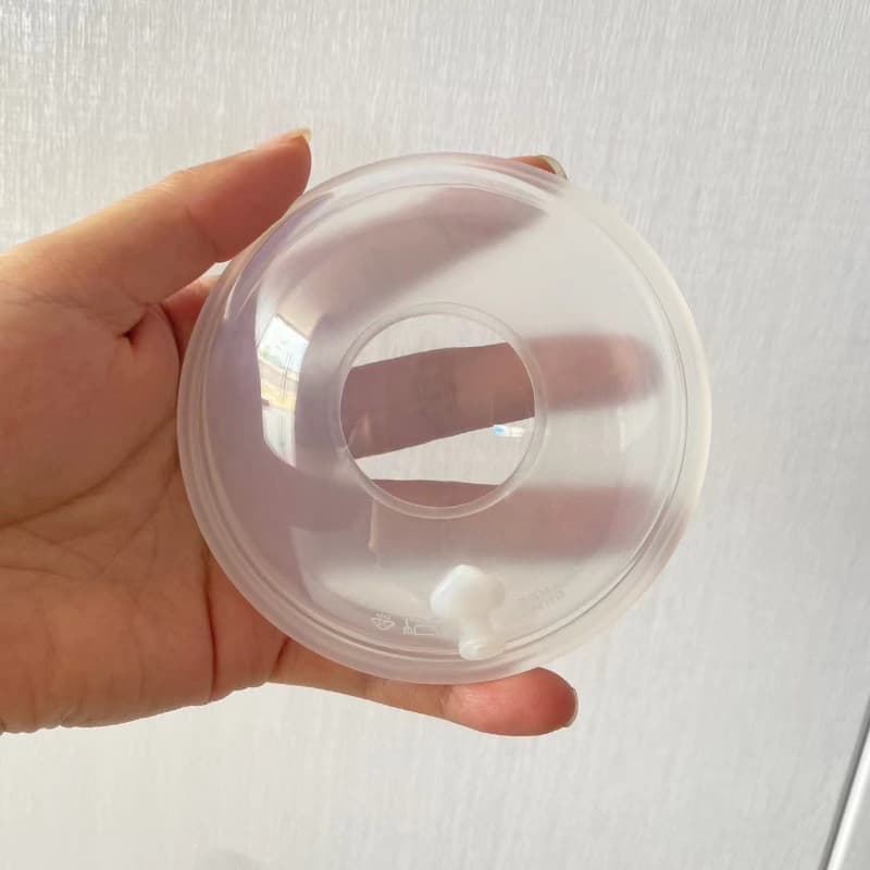 Cross-border hot-selling silicone breast pump wearable milk collection device, hands-free anti-overflow breast milk maker