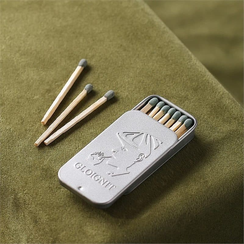 High-quality embossed tinplate matches vintage nostalgic matches for lighting candles, cigars, pipes, emergency use, home wholesale