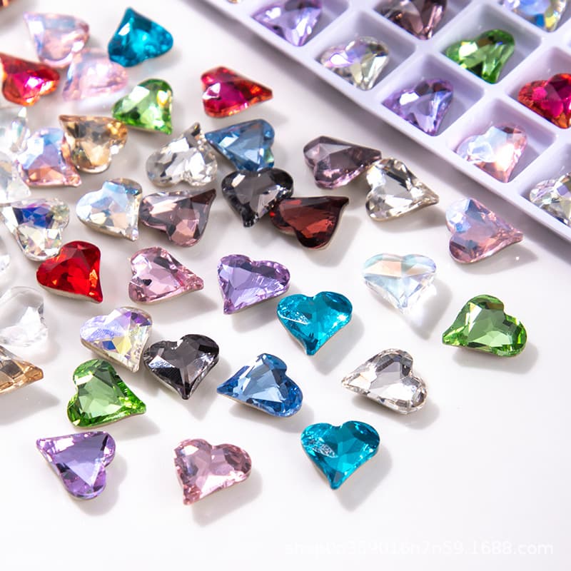 Internet celebrity crooked heart diamond glass diamond crooked heart manicure diamond super flash luxury versatile nail love point bottom diamond k9 jewelry