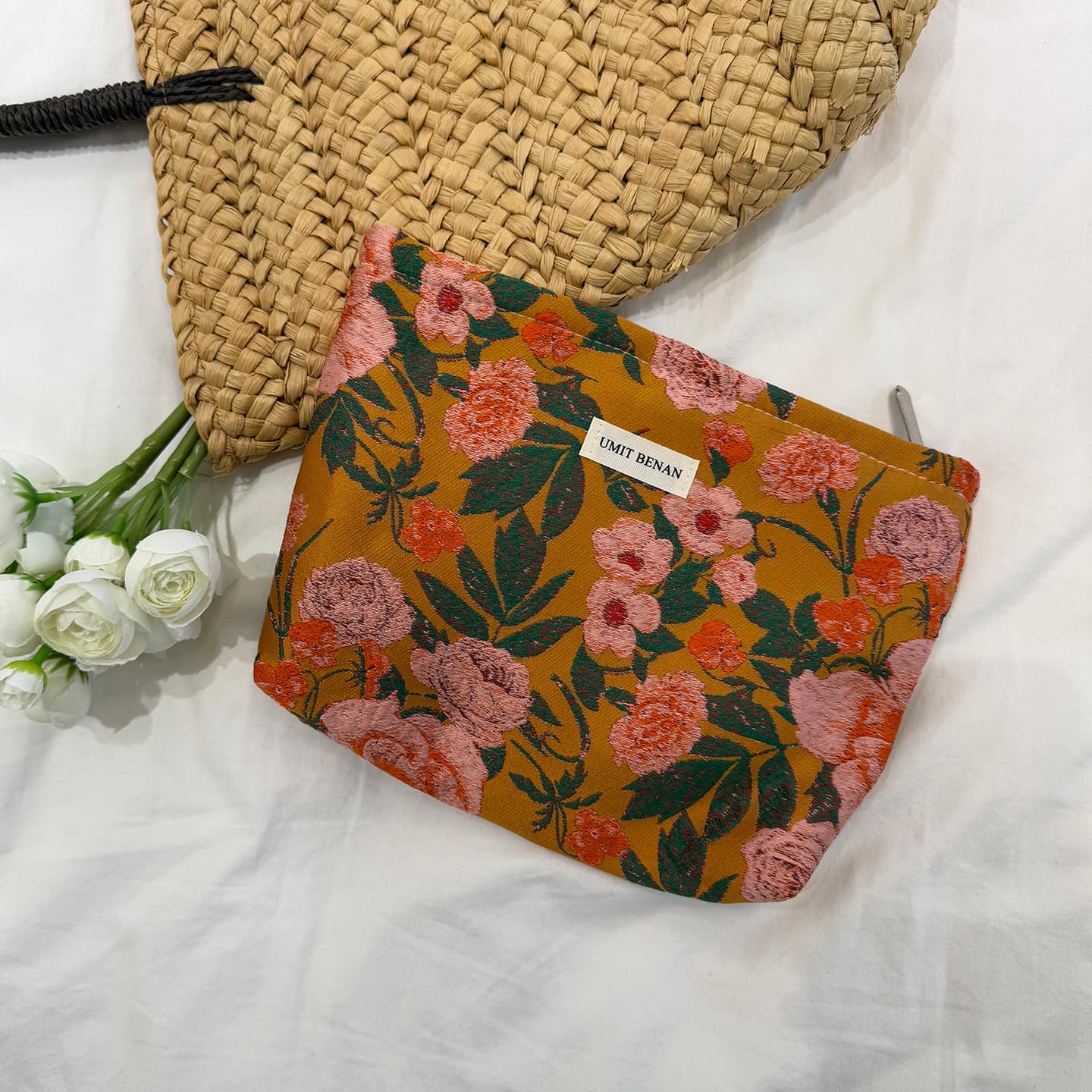 Vintage Jacquard High-End Makeup Bag for Women, Portable Travel Organizer Pouch for Skincare, Lipstick, and Toiletries