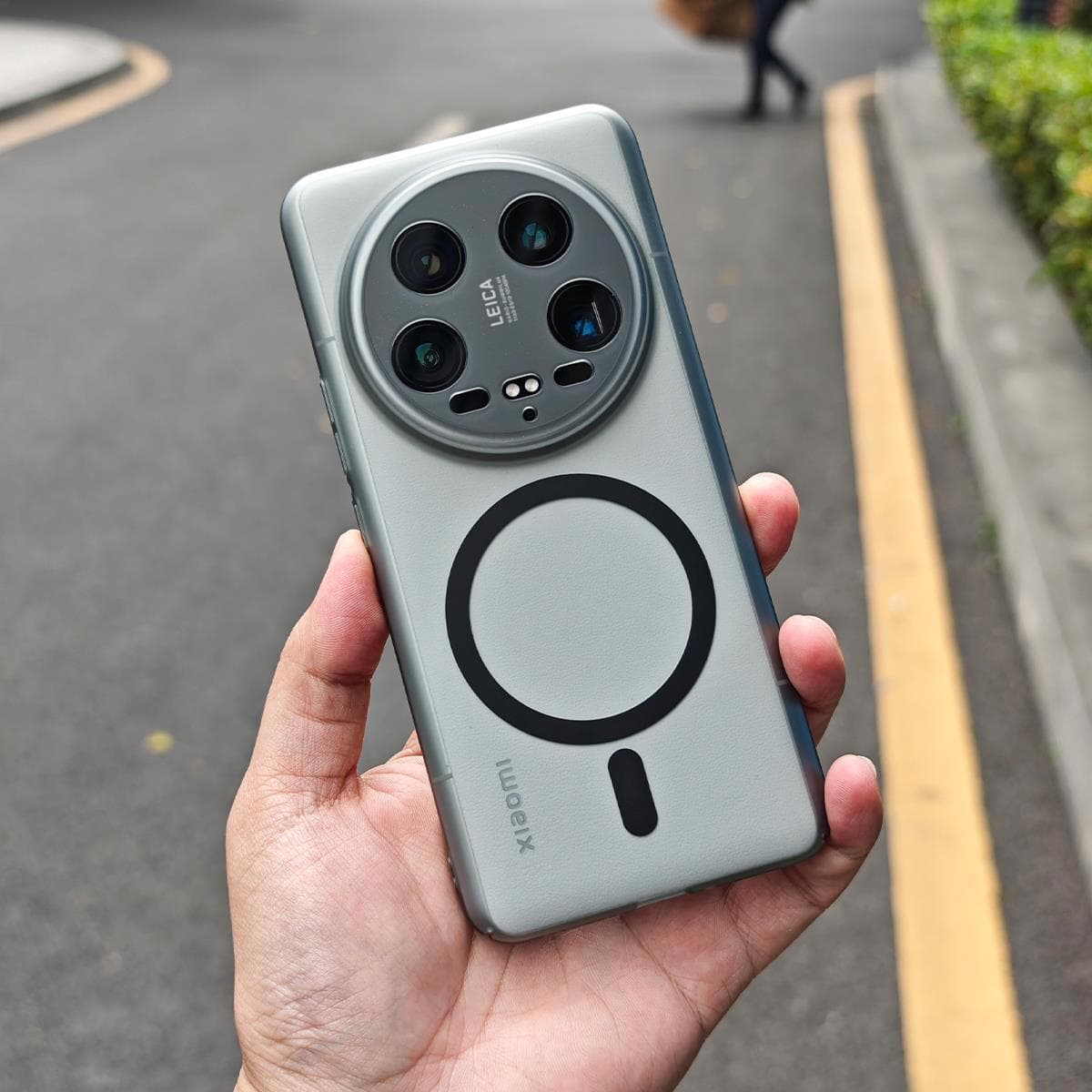 Business Light Luxury Ultra-Thin Heat Dissipation Phone Case for Xiaomi 14 Ultra Magnetic PC Full Lens Coverage Xiaomi 14 Pro