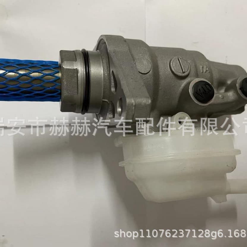 47028-48020 for Lexus RX300 RX330 RX350 Brake Master Cylinder
