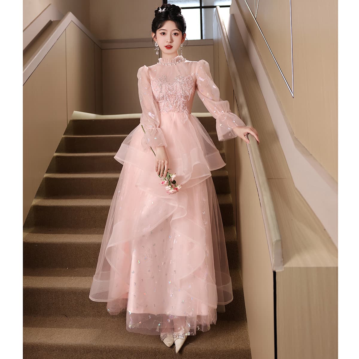 Pink evening dress for women, high-end banquet temperament, light luxury, niche high-end annual meeting, art exam dress, long-sleeved spring