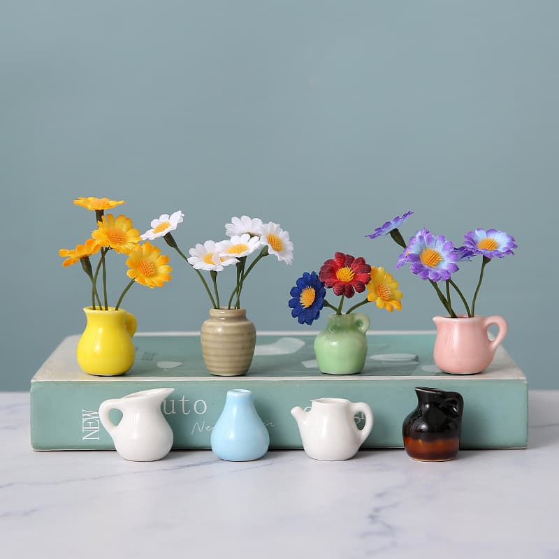 Ins-Style Mini Ceramic Refrigerator Magnet Small Vase Water-Absorbing Flower Arrangement Personalized Creative Fingertip Vase