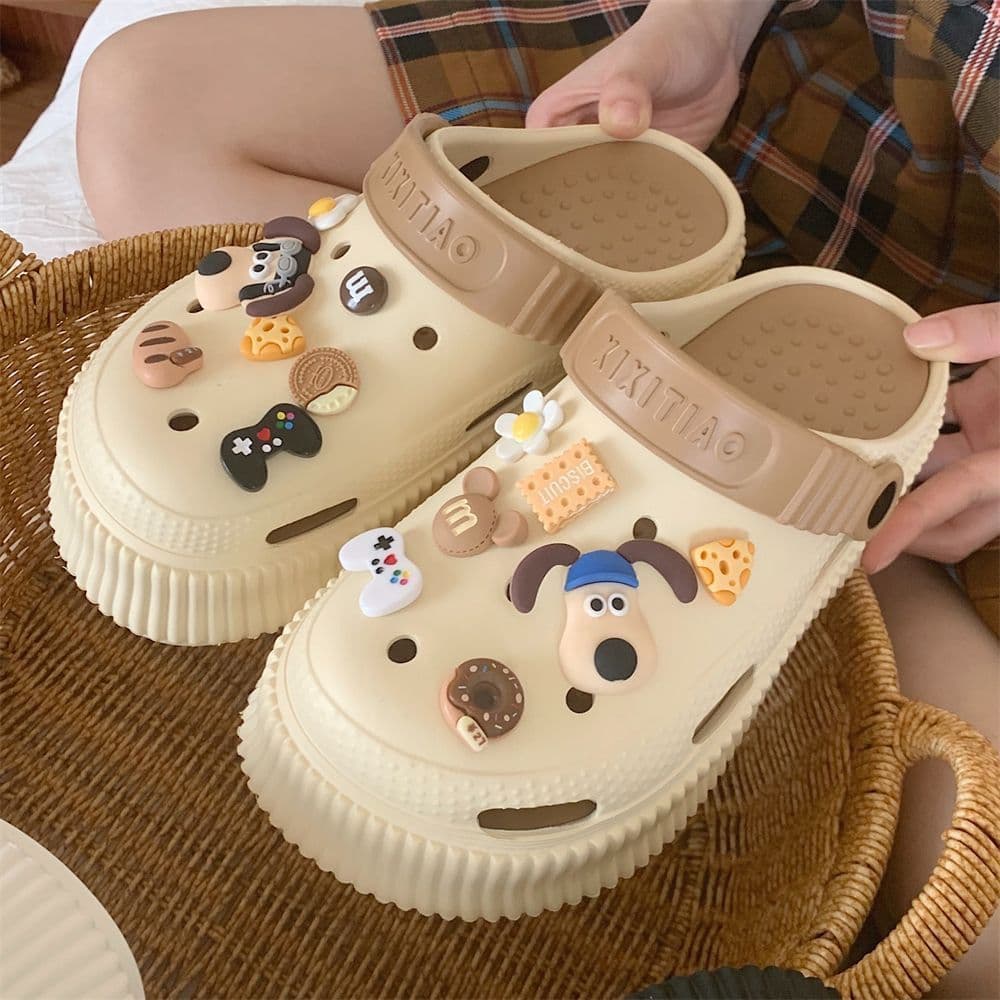 New Summer Women's Clogs with DIY Cartoon Pattern, Non-Slip Soft Sole Beach Shoes, Toe-Covered, Drop Shipping