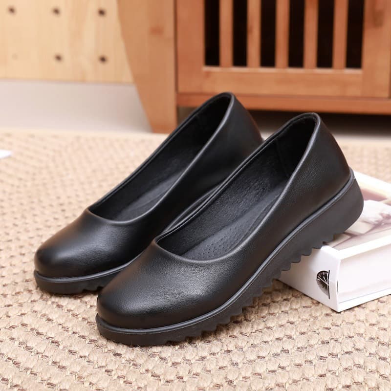 Waterproof Non-Slip Kitchen Work Black Work Shoes Flat Women's Shoes Mother Shoes Middle-Aged Elderly Leather Shoes Restaurant Flats