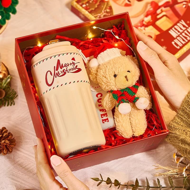 2025 Christmas Gift Box Set Christmas Eve Gifts for Boyfriends and Girlfriends as Christmas Souvenirs