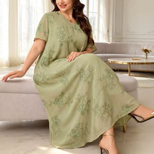 Plus Size Women's Green Heavy Embroidery Long Dress V-Neck Short Sleeve Loose Fitting Long Dress