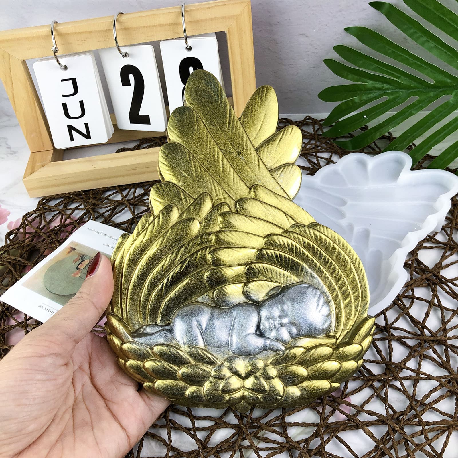 X0535 angel baby semi-dimensional decorative mold, wall hanging DIY silicone mold