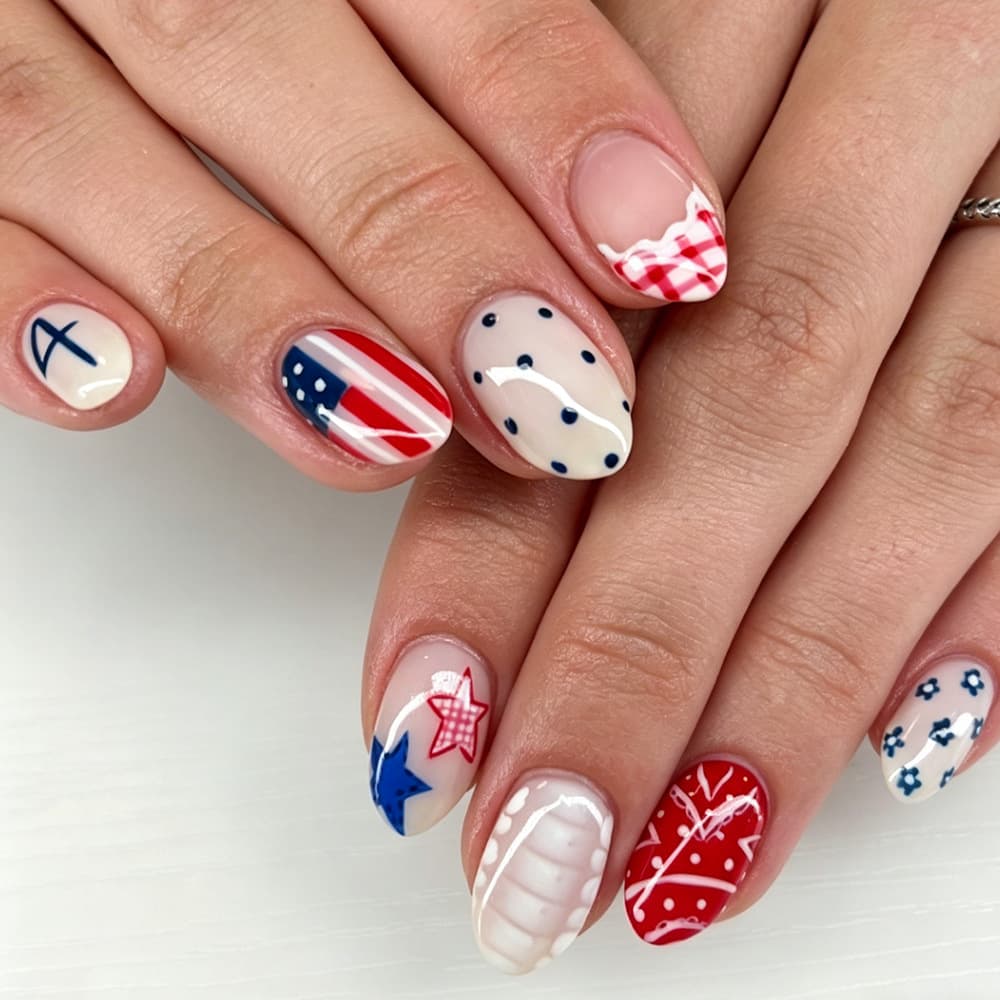Independence Day Short Oval Press-On Nails with Stars, Polka Dots, Flowers, French Elements, Simple Detachable 24-Piece Fake Nails