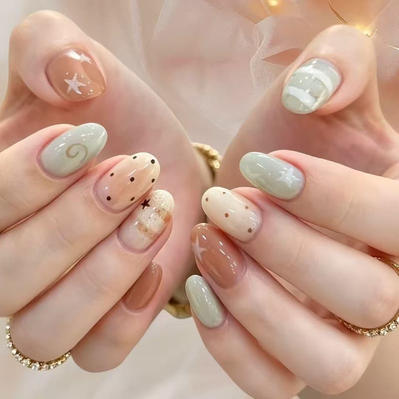 Milky Coffee Gray Gradient Starry Stripe Polka Dot Wearable Nails, Short Oval Nail Tips for Commuting Daily, Youthful Style