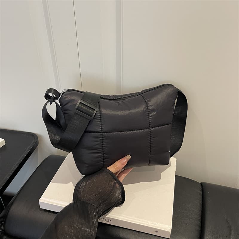 Cross-Border Trendy Cotton-Padded Bag for Women, Simple Versatile Casual Shoulder Bag, 2026 New Fashion Lightweight Crossbody