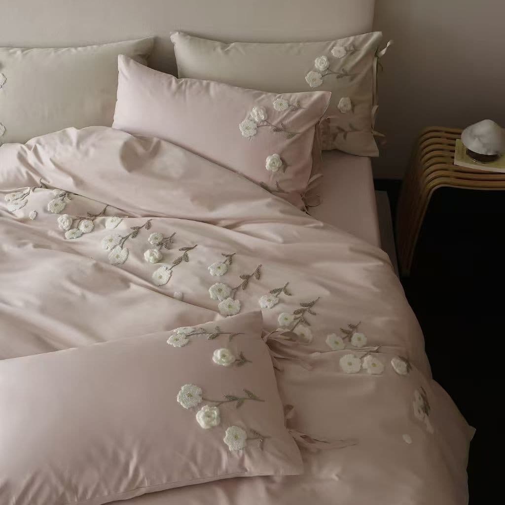Atmospheric Girly Style 100S High-Thread-Count All-Cotton Four-Piece Set with Towel Embroidery, Long-Staple Cotton Pure Cotton Duvet Cover, and Bed Sheet for Sleeping Naked