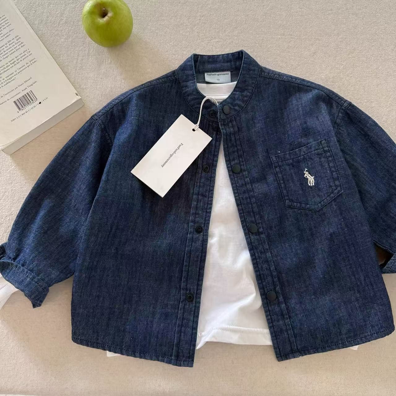 Children's soft denim shirt spring 2026 new solid color tops for boys and girls, long-sleeved baby shirts, jackets, fashionable