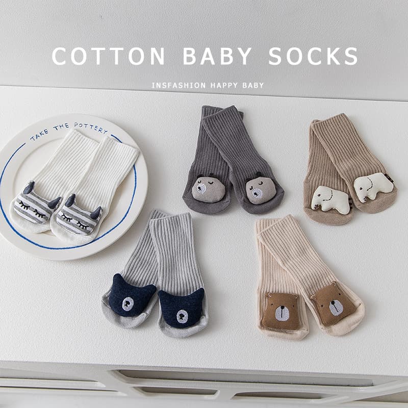 Baby socks for boys and girls, category a cotton socks, new fall products, cartoon dolls, newborn floor socks, 1-3 years old, anti-slip