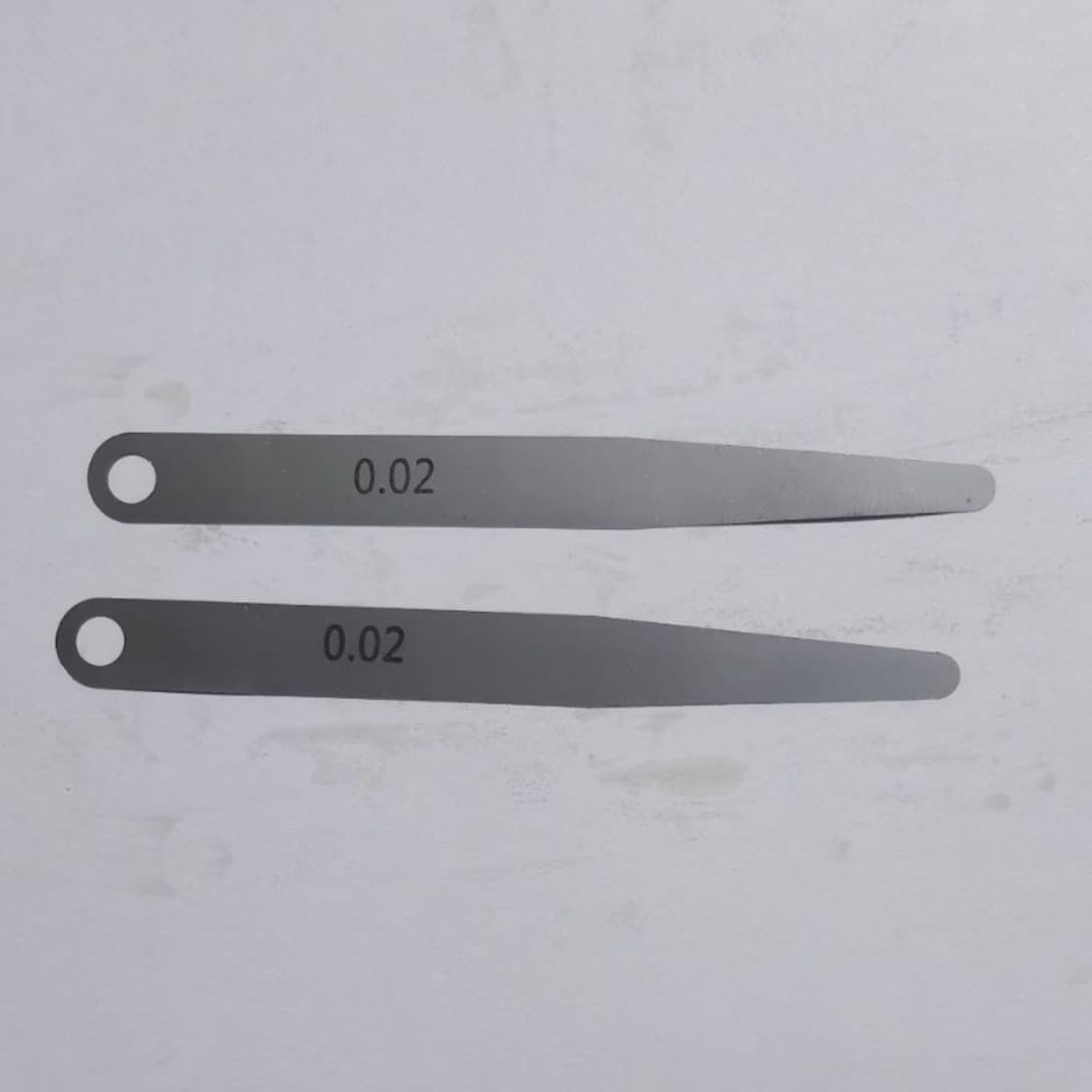 Single piece feeler gauge