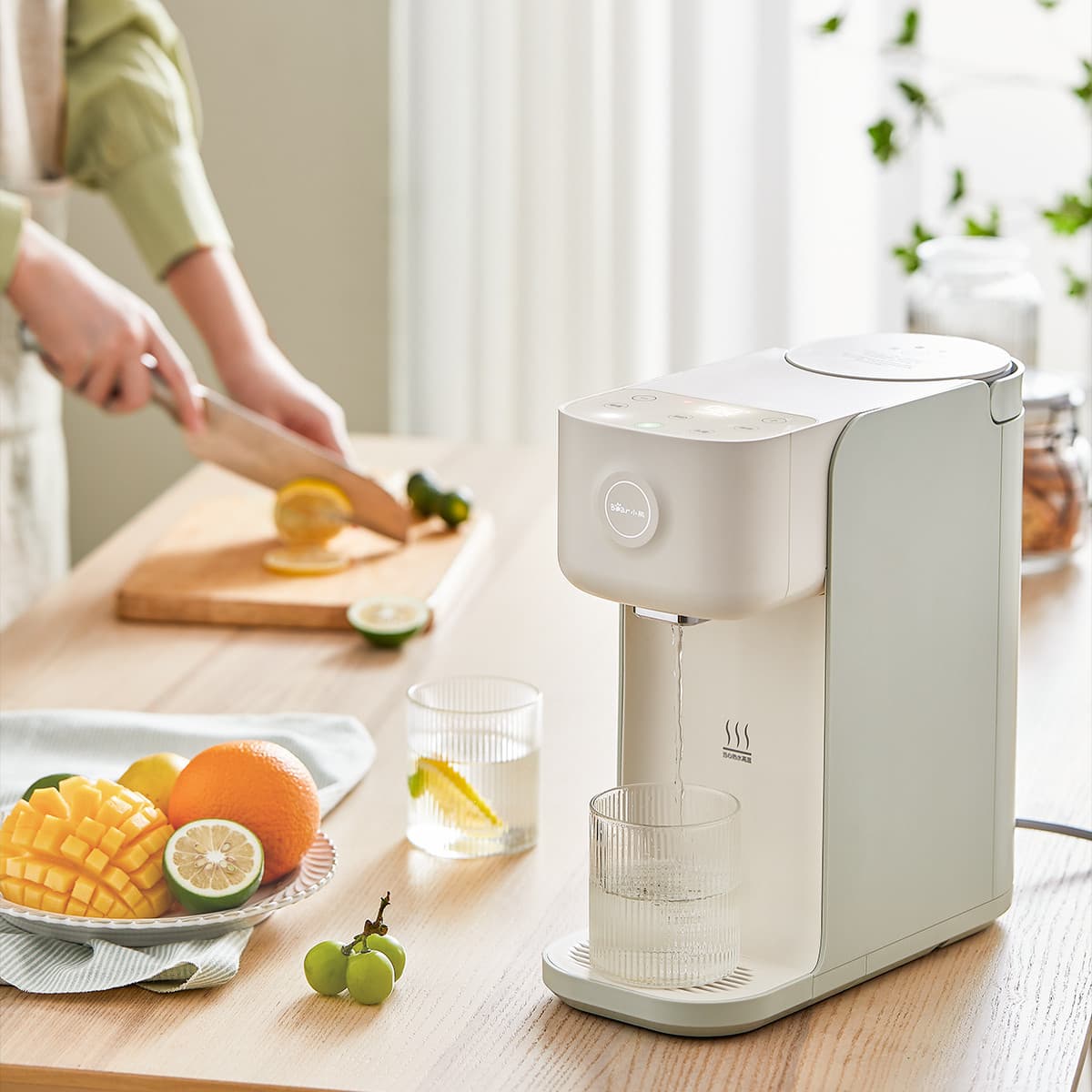 Bear Instant Hot Water Dispenser, Household Compact Rapid Heating Desktop Water Heater All-in-One YSJ-B20V5