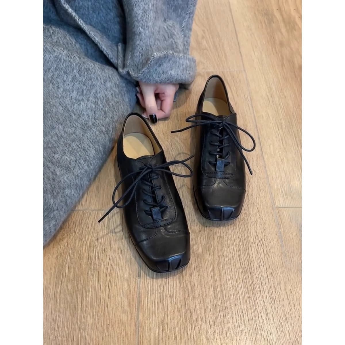 [In Stock Fast Shipping] Cowhide Version~Retro Artistic Square Toe Lace-Up Leather Shoes Women Platform Pumps British Style