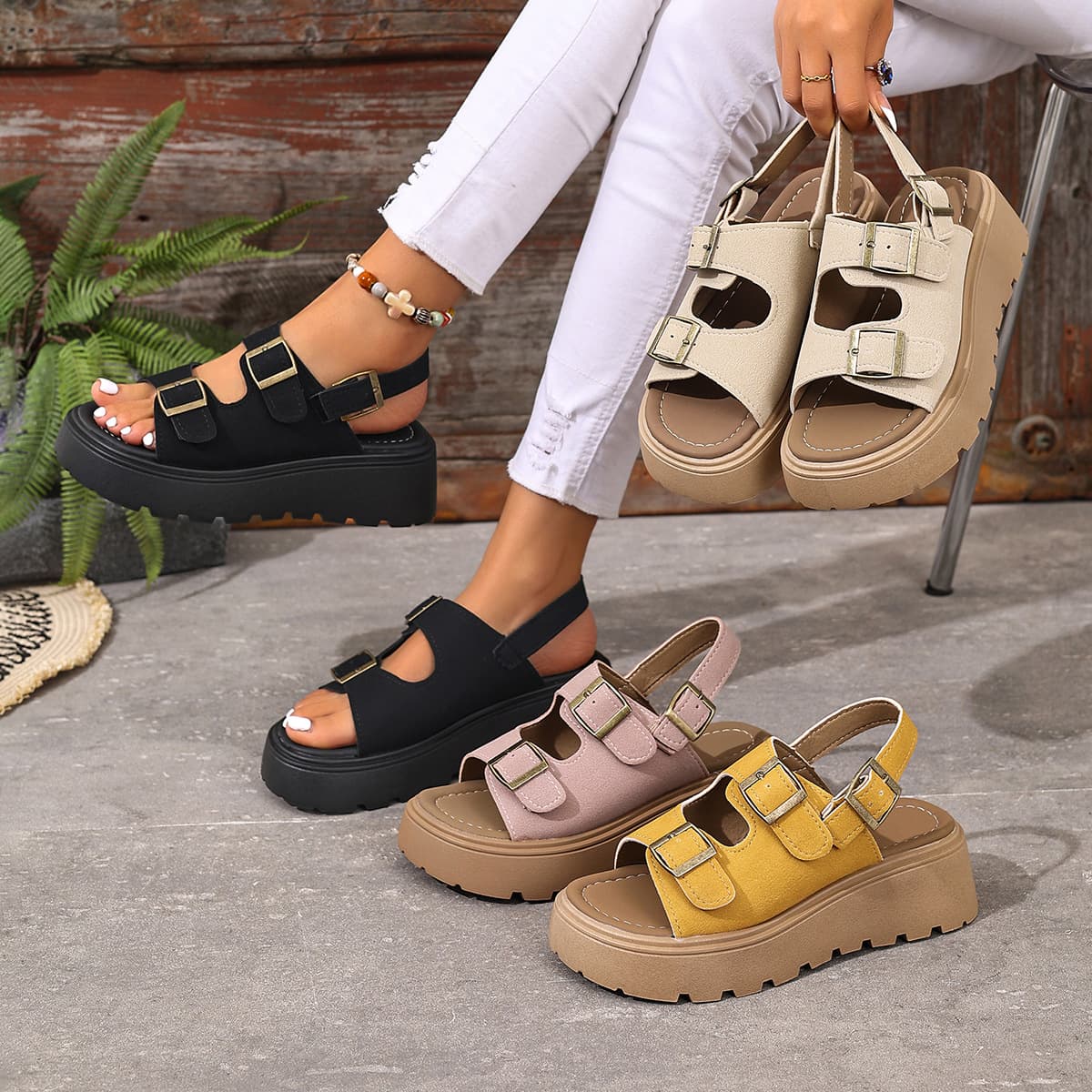 Women's Thick-Soled Sandals 2026 Summer New Fashion Roman Style Buckle Casual Beach Shoes Outdoor Versatile Comfort