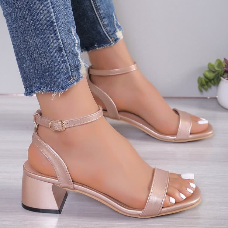 British Style Velvet Thick Heel High Heels Women Sandals Fish Mouth Buckle Fashionable Sandals Wish Home Drop Shipping 42 Size