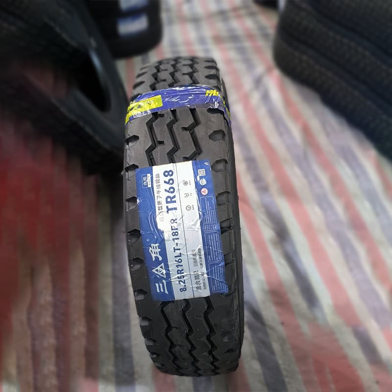 Supply Triangle TR668 Tread 825R16-18 Light Load Vehicle Radial Tire