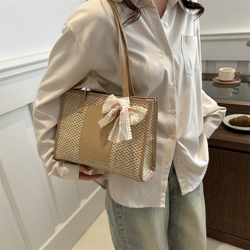 Large Capacity Handwoven Straw Bag Women 2025 New Trendy Contrast Color Summer Commuter Bag Shoulder Woven Bag Fashion