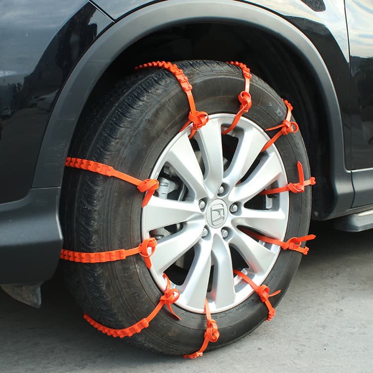10-Pack Thickened Universal Tire Chains for Cars, SUVs, and Off-Road in Snow