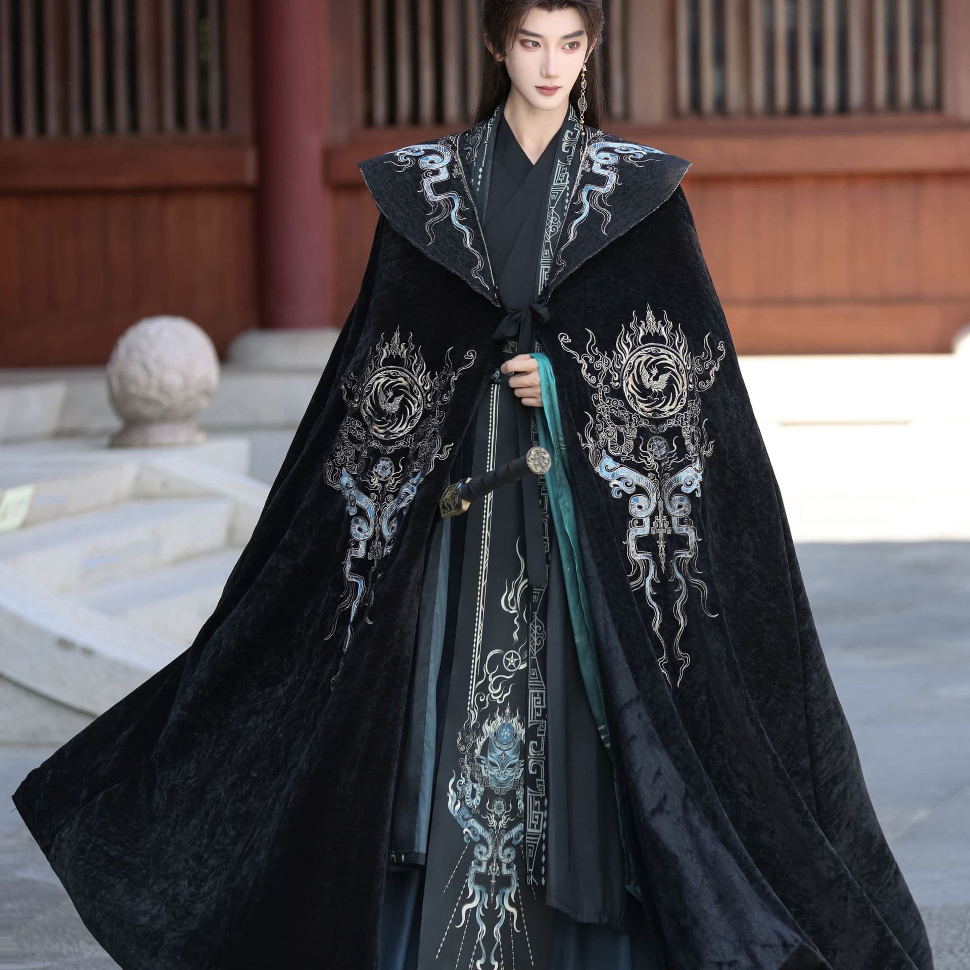 Original Winter Cloak Large Flare Fleece Lined Thickened Long Unisex CP Hanfu Black Embroidery Daily Warm Cape