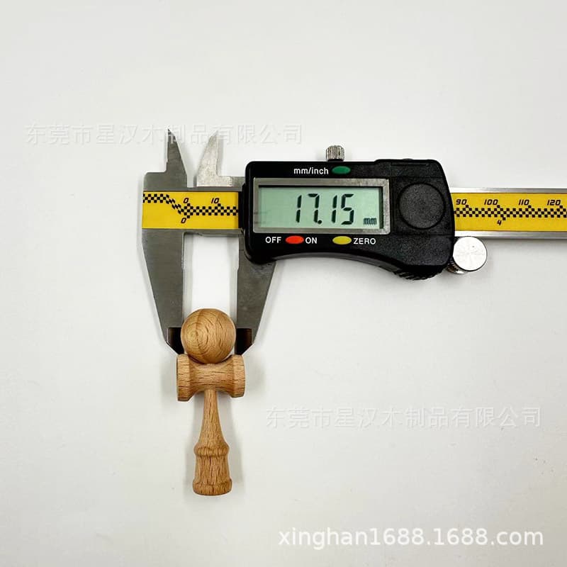 Manufacturer makes custom wooden fencing ball pendants, featuring mini, trendy Japanese and Korean style fencing balls. Logo sizes can be customized.