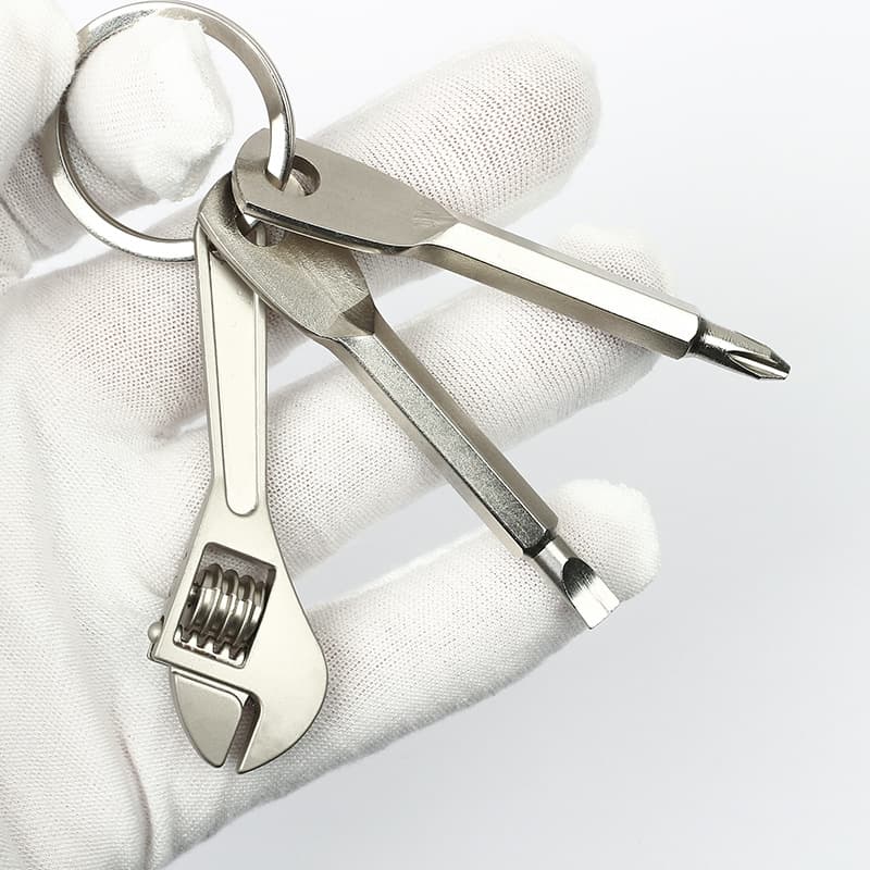 Wholesale cross-border creative and practical gadgets keychains Phillips screwdriver keychains metal pendants event gifts
