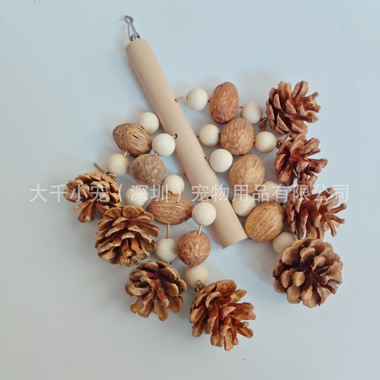 Medium to Large Parrot Toy, Chewing String with Nuts and Natural Wood, Tearing and Destruction Toy for Beak Grinding, Beech Wood Durable