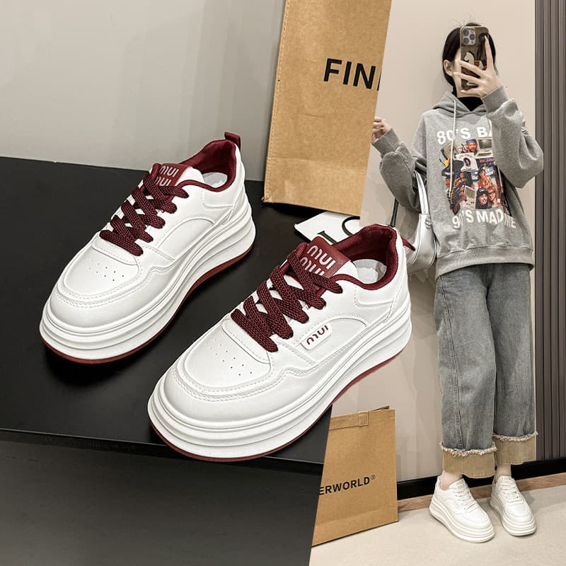Fashionable Casual Low-Top White Shoes for Women 2024 Autumn/Winter New Flat Lightweight Board Shoes Versatile Ins Sports Shoes Trendy