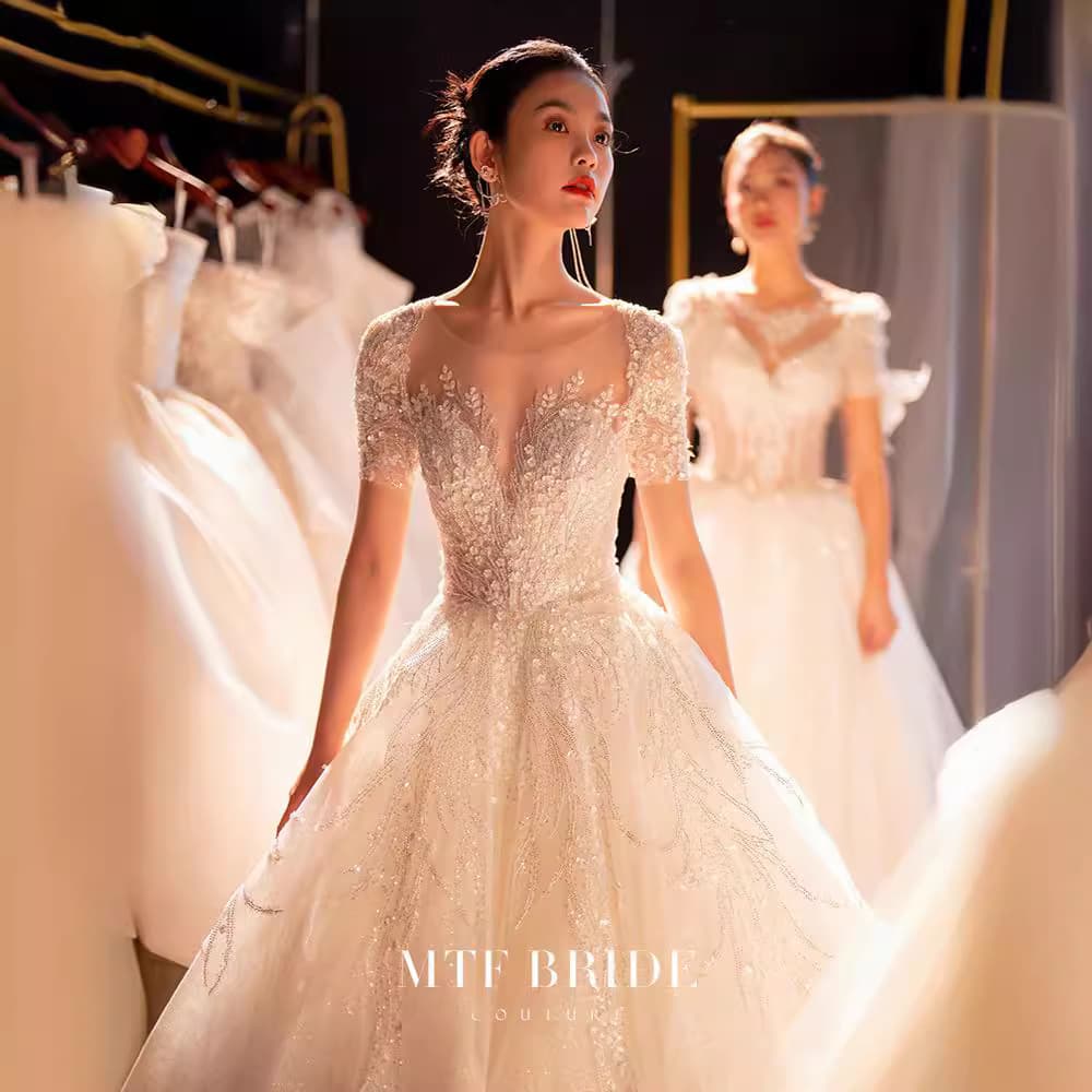 Lace main wedding dress 2026 bride wedding luxury heavy industry elegant palace style large tail wedding dress white dress for women