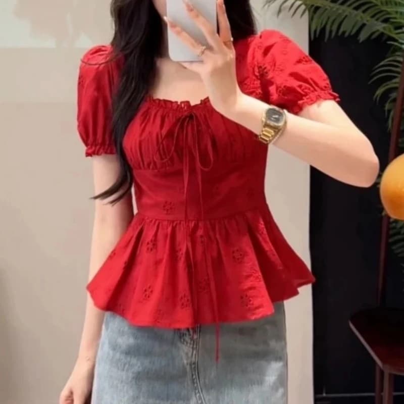 French-style sweet square neck hollowed-out short-sleeved shirt for women, new summer style, plus size, gentle style, casual and slimming top for chubby girls.