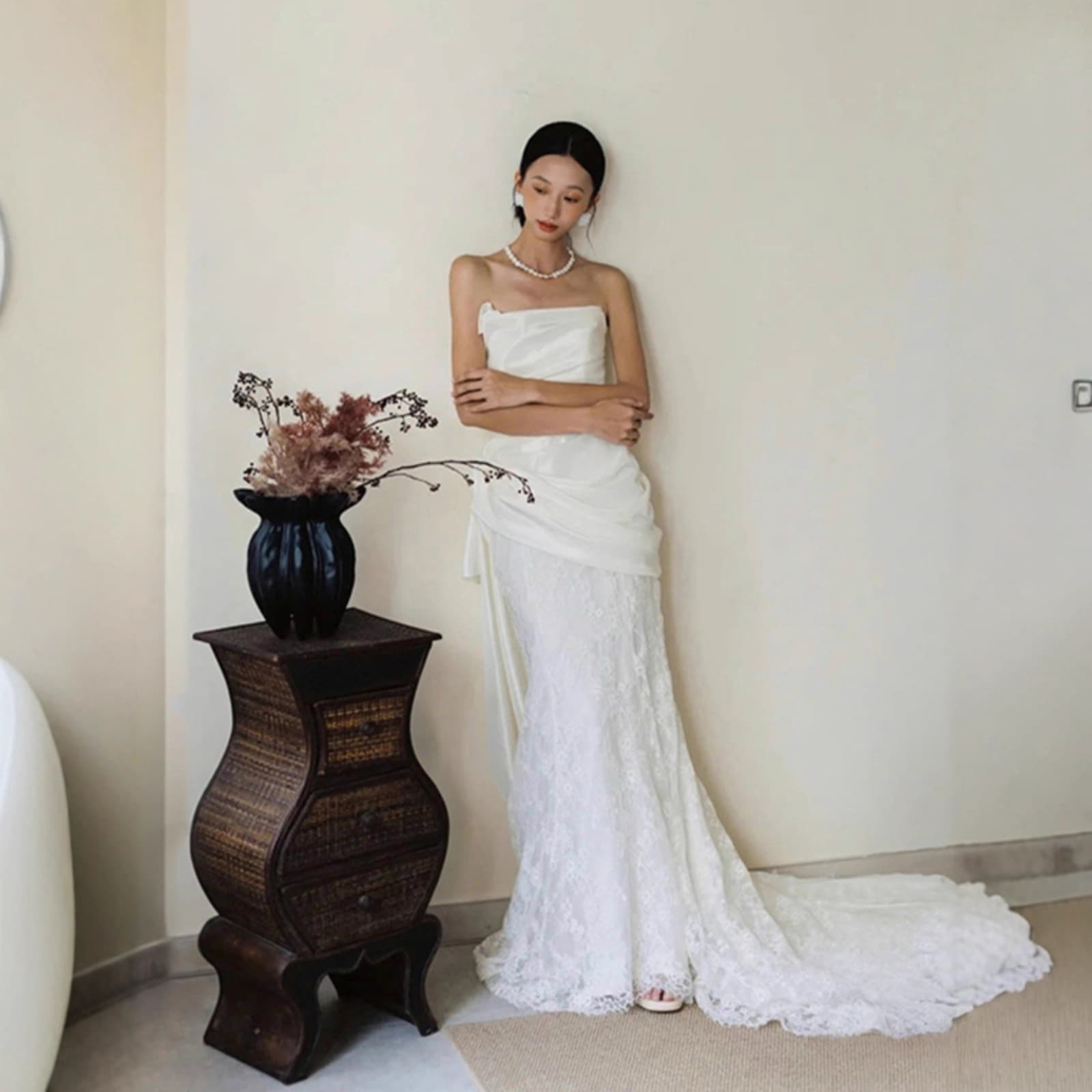 French Vintage Elegant Lace Mermaid Satin Bride Light Wedding Dress Forest Style with Small Train