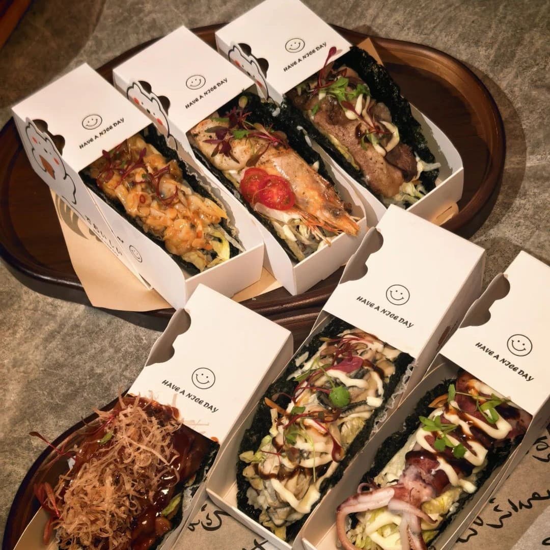Disposable sushi internet celebrity sandwich packaging box thick egg roasted toast packaging bag lunch box packaging drawer box