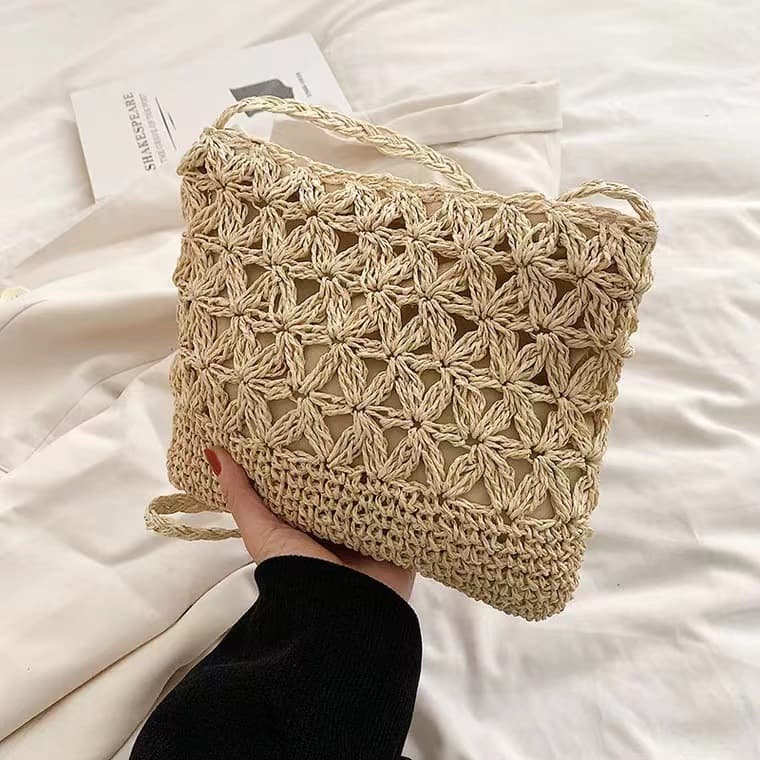 Cross-Border Hot Selling Crossbody Straw Bag New Hollow Flower Straw Bag Woven Bag Vacation Beach Bag Coin Mobile Phone Bag