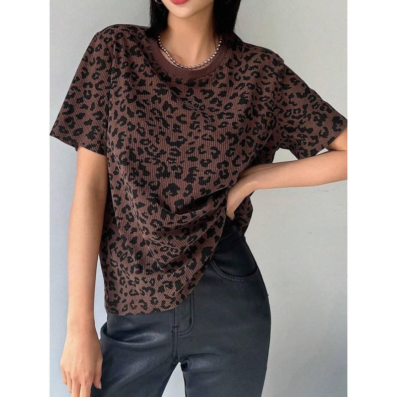 2026 Summer Style Y2K Leopard Print Round Neck Short-Sleeved Top for Women, Loose and Sexy, Daily Casual Slimming Look T-Shirt for Women