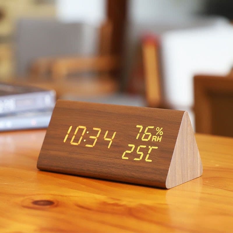 Nordic wooden grain alarm clock, electronic clock, silent luminous creative minimalist student multifunctional retro table clock