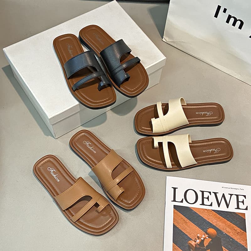 New summer slip-on toe sandals for women, retro and simple, Roman style, fashionable outdoor beach sandals.