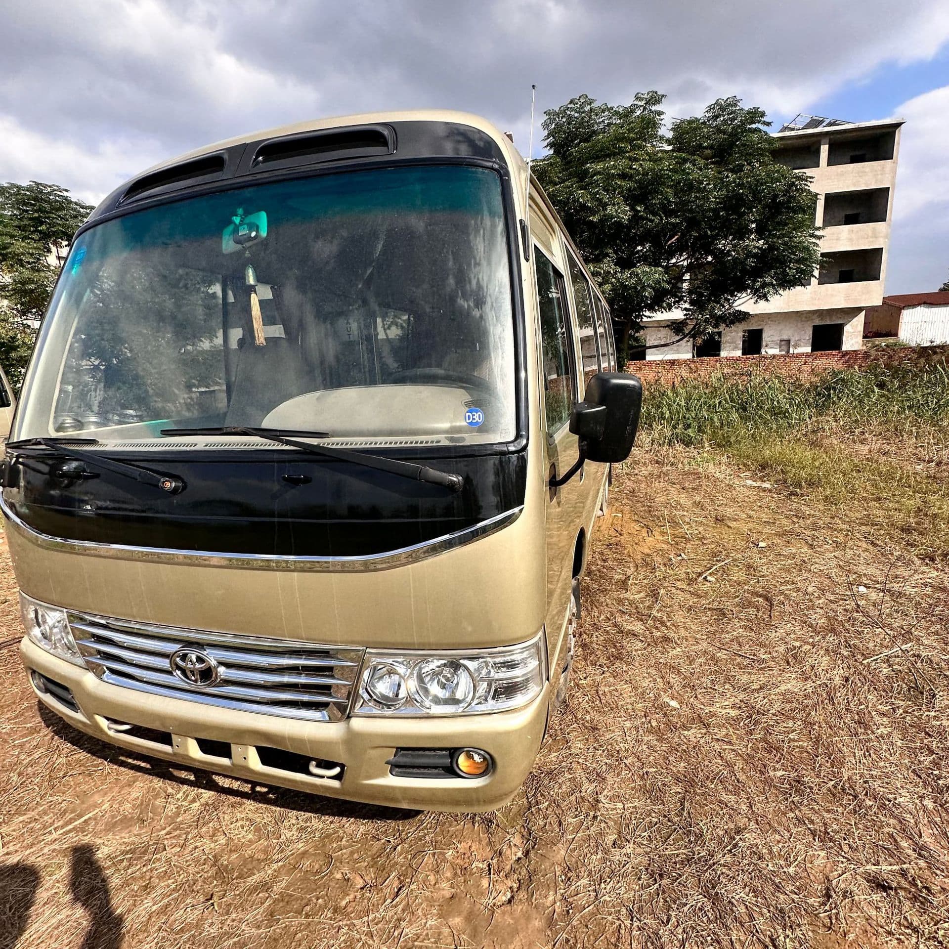 Export Toyota Coaster minibus passenger vehicle, 19-23 seater business reception vehicle with complete procedures