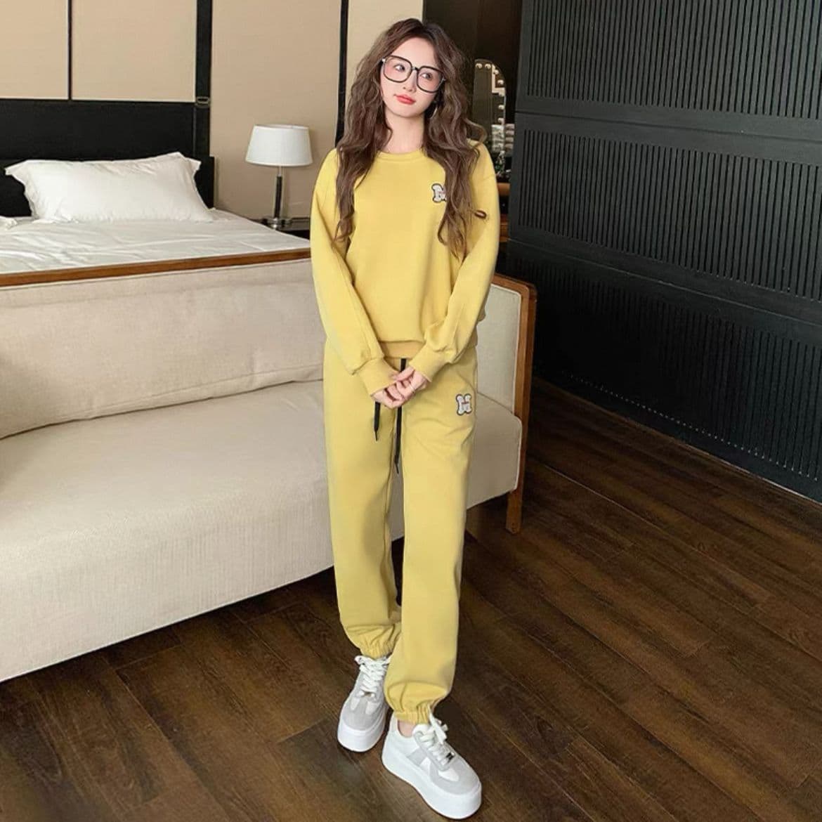 Trendy Casual Sportswear Set for Women 2025 Spring Fashion Loose Round Neck Sweatshirt and Jogger Pants Two-Piece Set
