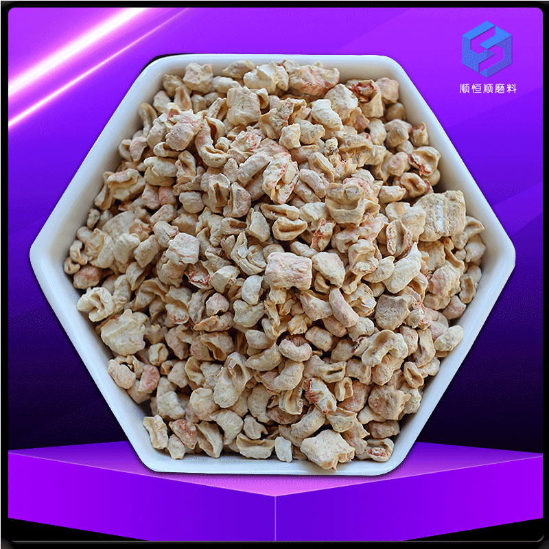 Wholesale of corn cob for bedding, grinding feed additives, polishing fillers, water filtration media, and abrasive use