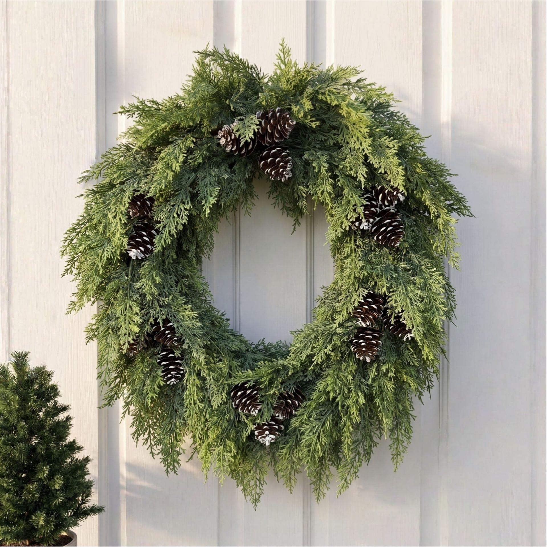 Cross-border Hot-selling Christmas Wreath Door Hanger 60cm Dense Pine Needle Wreath with Pinecone Decor Christmas Ornament Wholesale