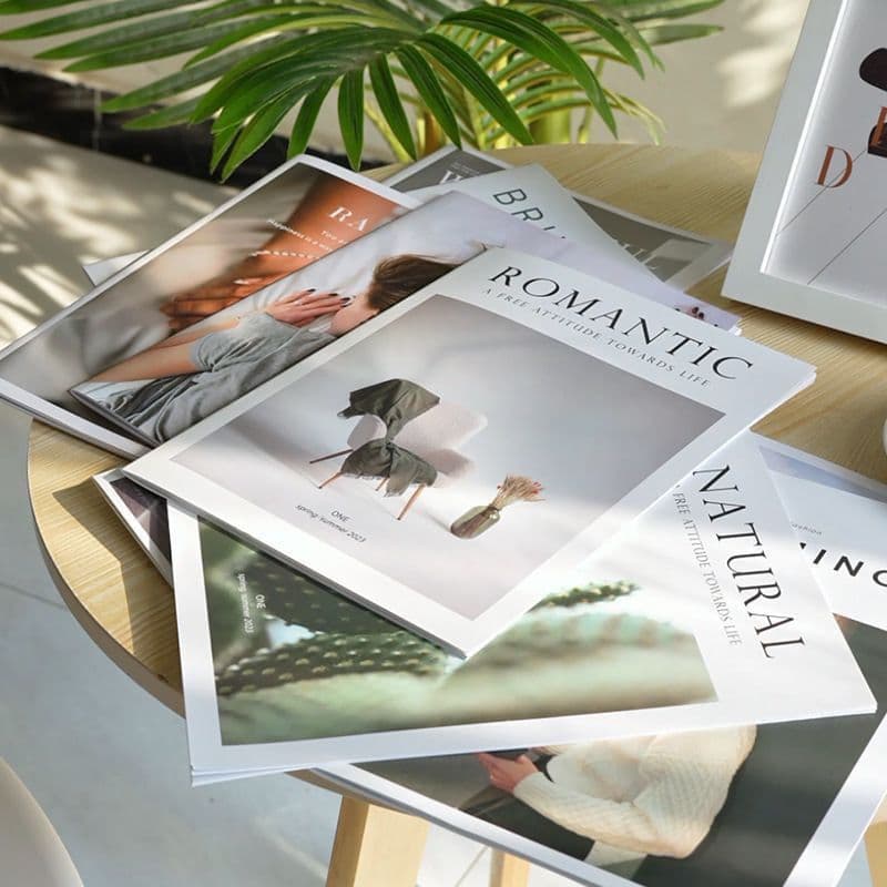 English photo props magazine card decoration ins photography ornaments background fashion magazine ins style posing props