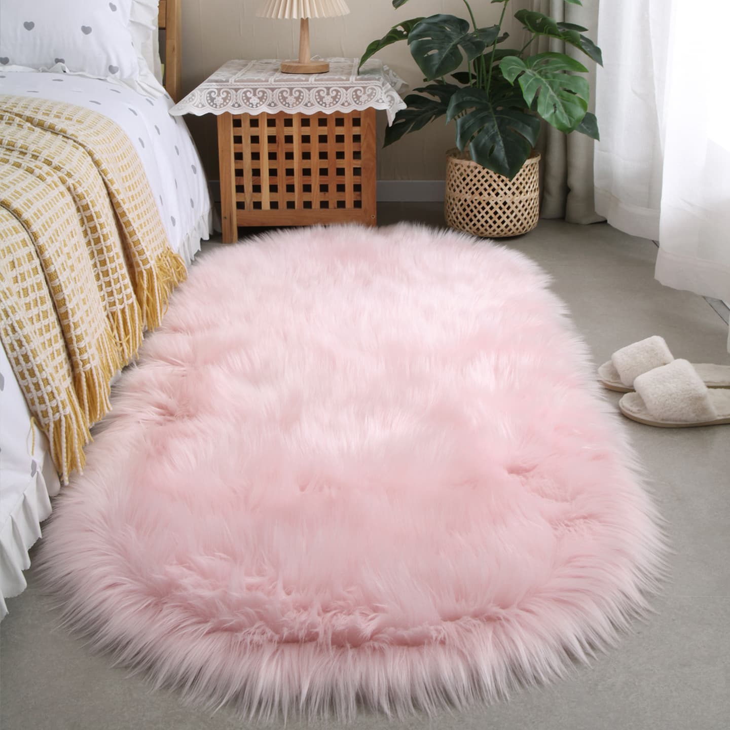 Oval Anti-Wool Bedroom Carpet, Thick Long Plush Pink Bedside Rug, Girl's Room Decoration