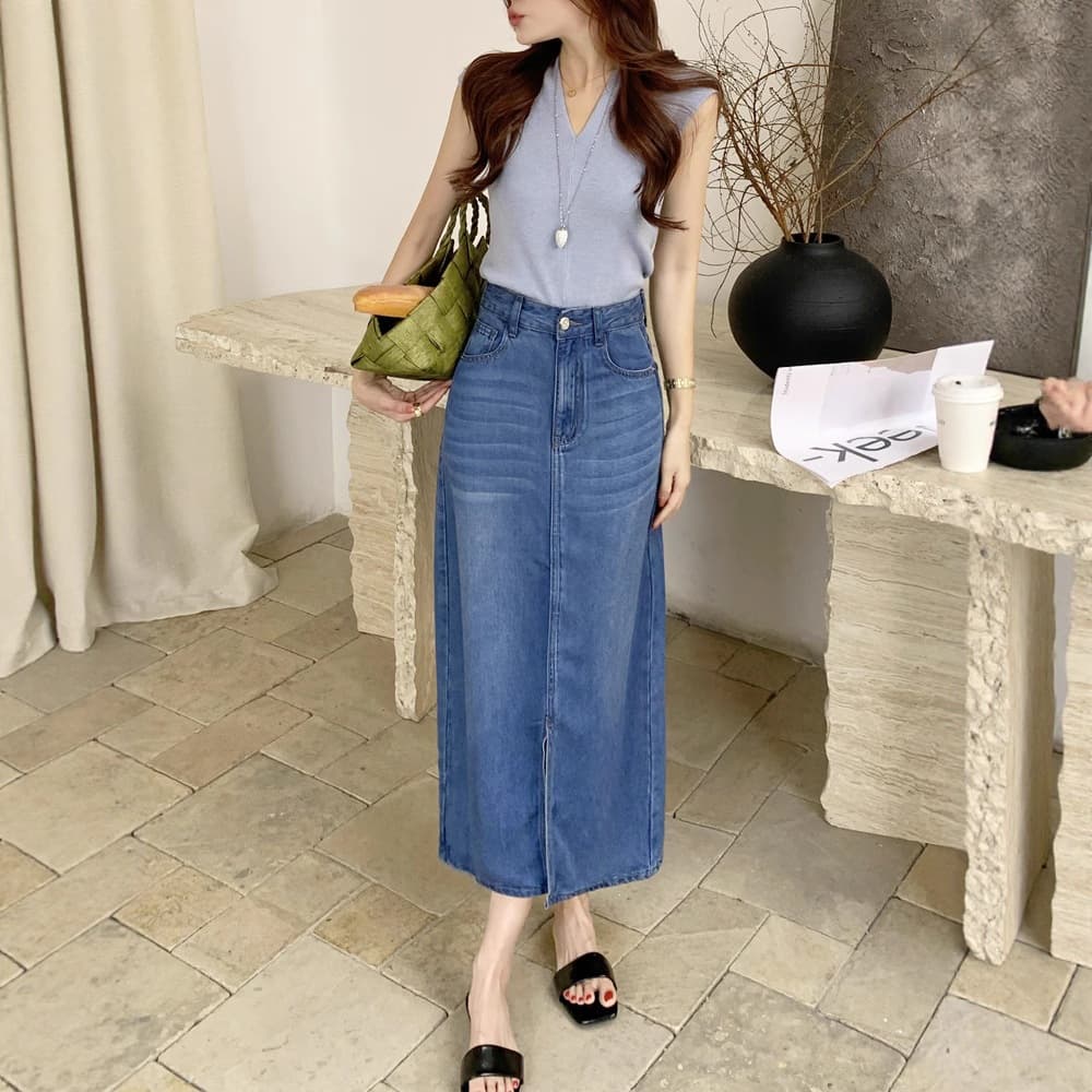 New Summer Mid-Length High-Waist Tencel Denim Skirt for Petite Figures, Slimming Straight Silhouette, Elegant Front Slit Skirt