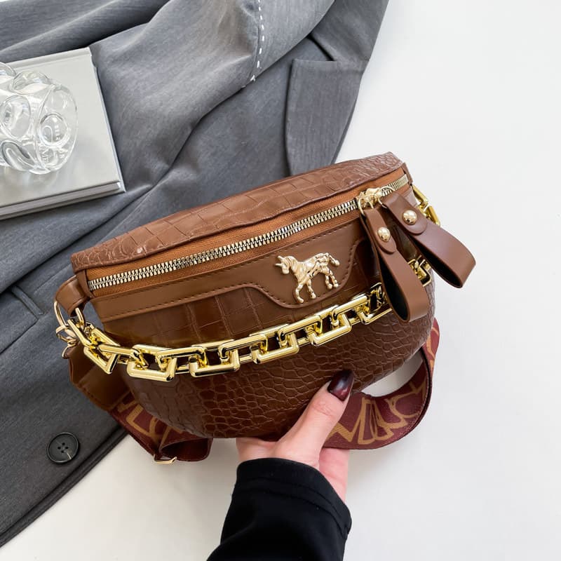 Korean version of trendy fashionable casual personality shoulder bag chest bag for women 2026 new niche simple crossbody bag
